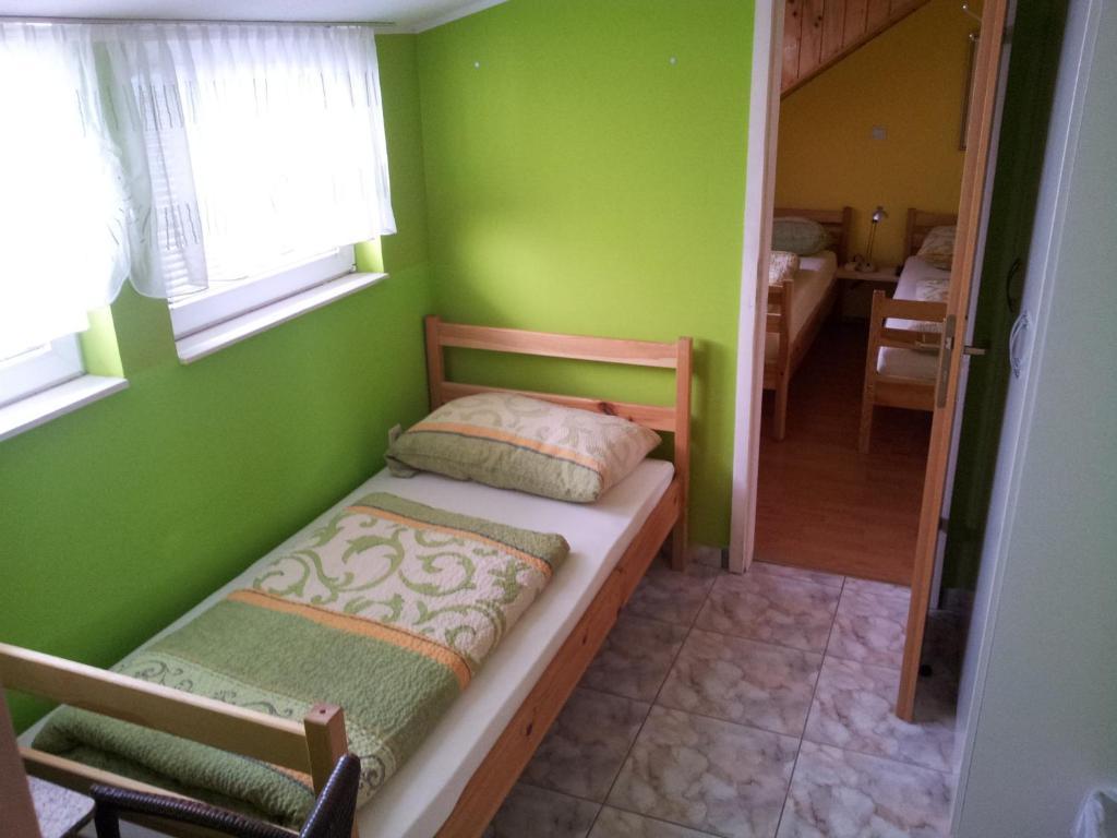 Guest House Mlada Lipa Maribor Quarto foto