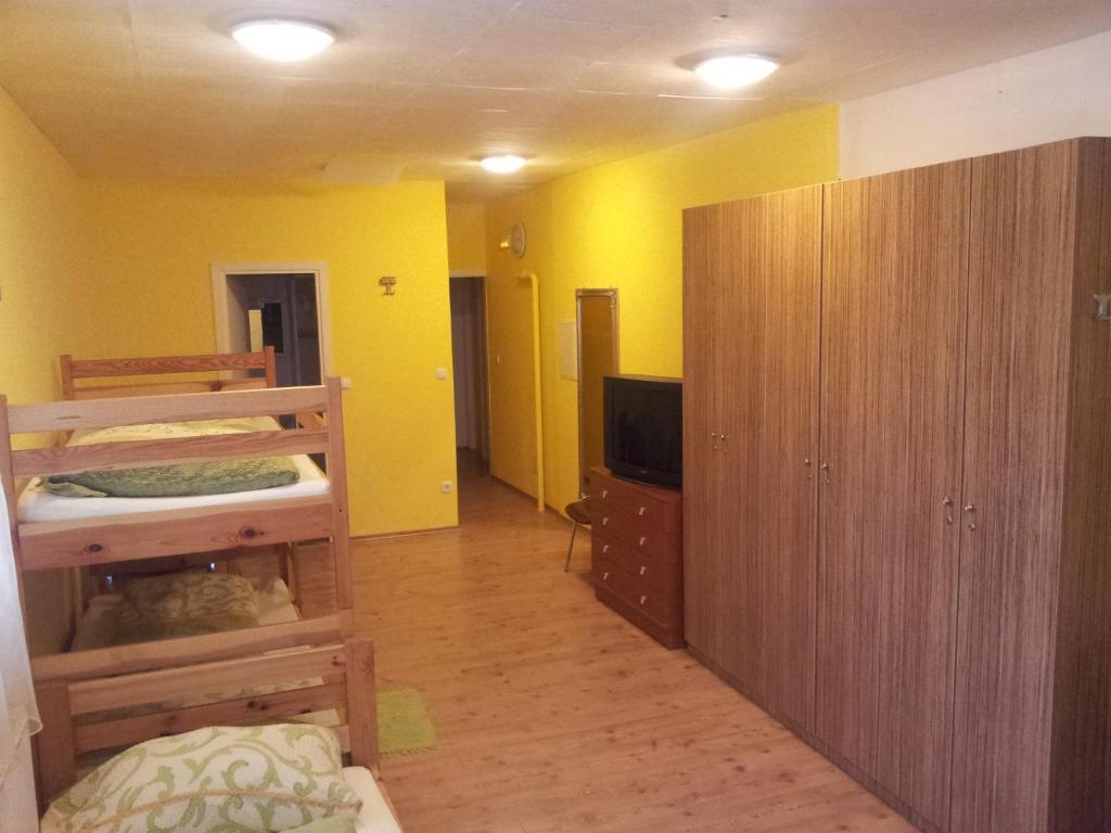 Guest House Mlada Lipa Maribor Quarto foto